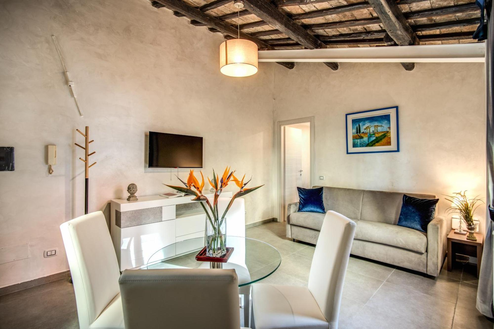 Tritone House 4* Rome