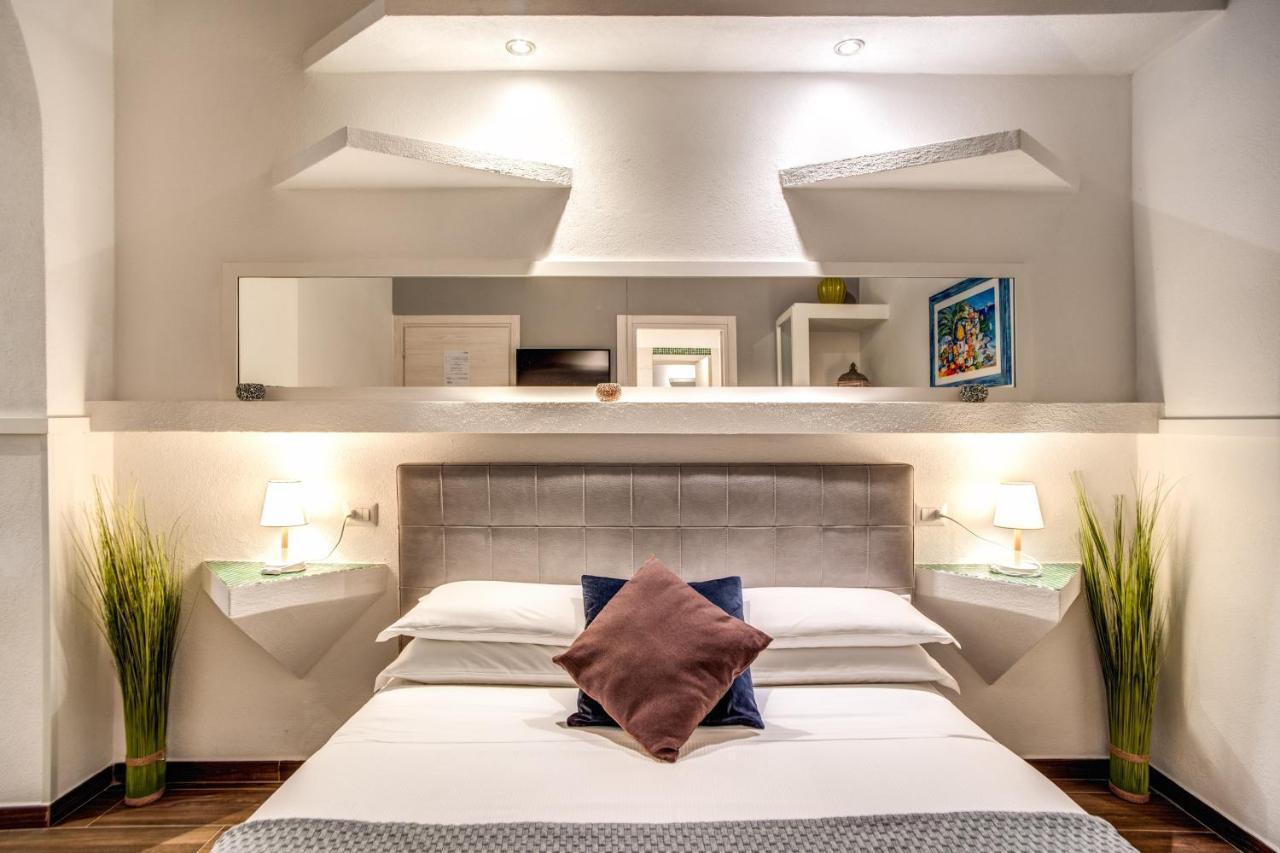 Gasthuis Tritone House 4*