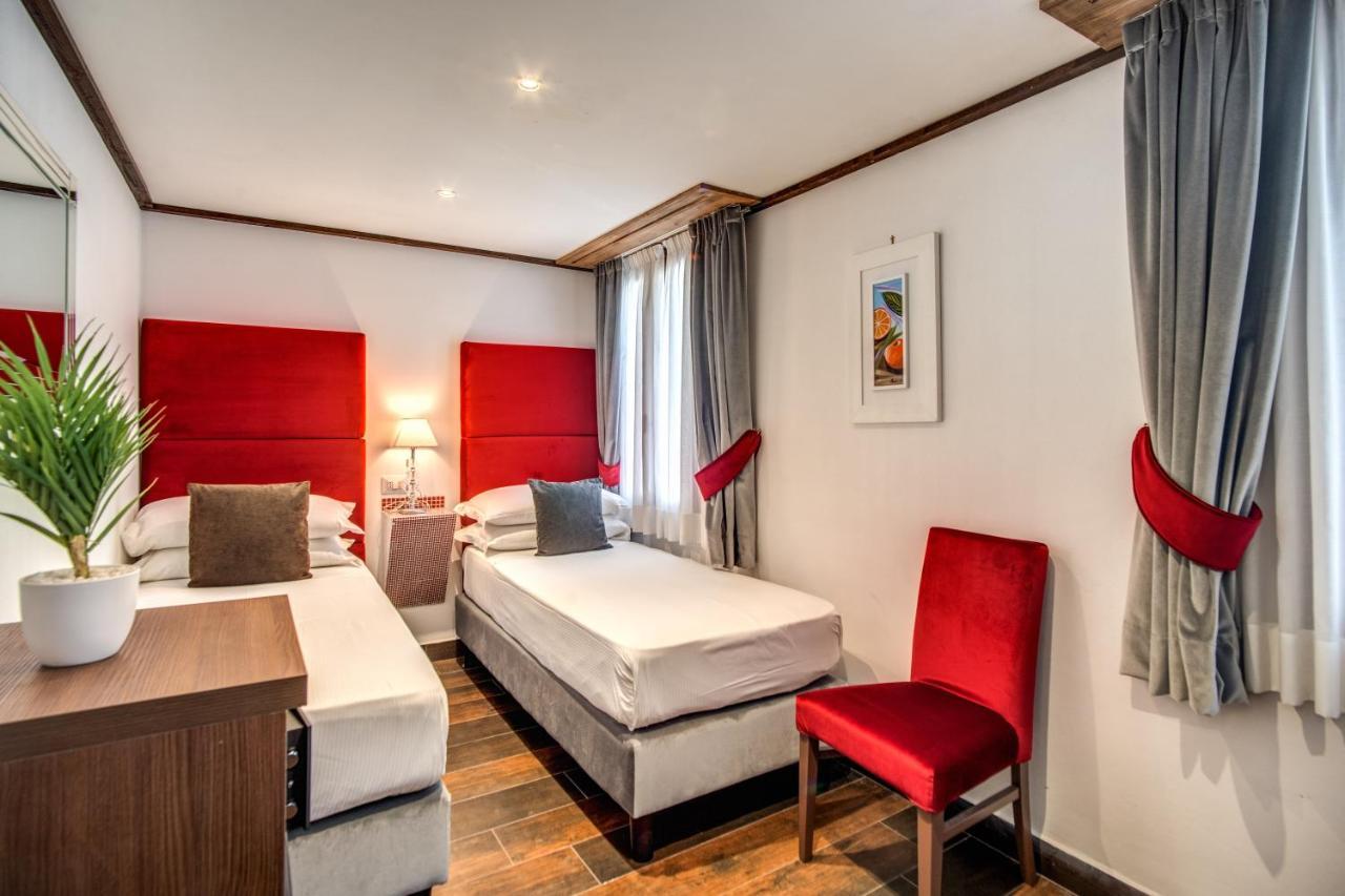 Gasthuis Tritone House 4*