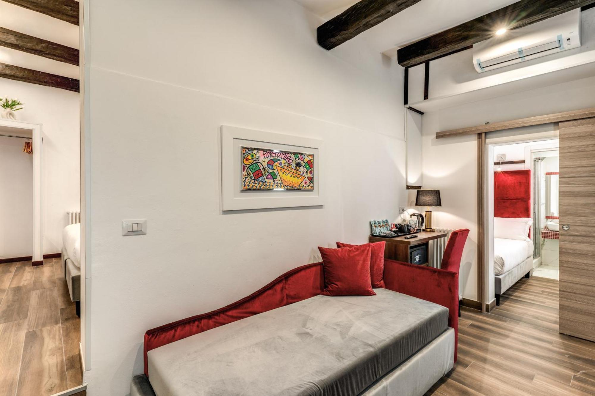 Gasthuis Tritone House 4*