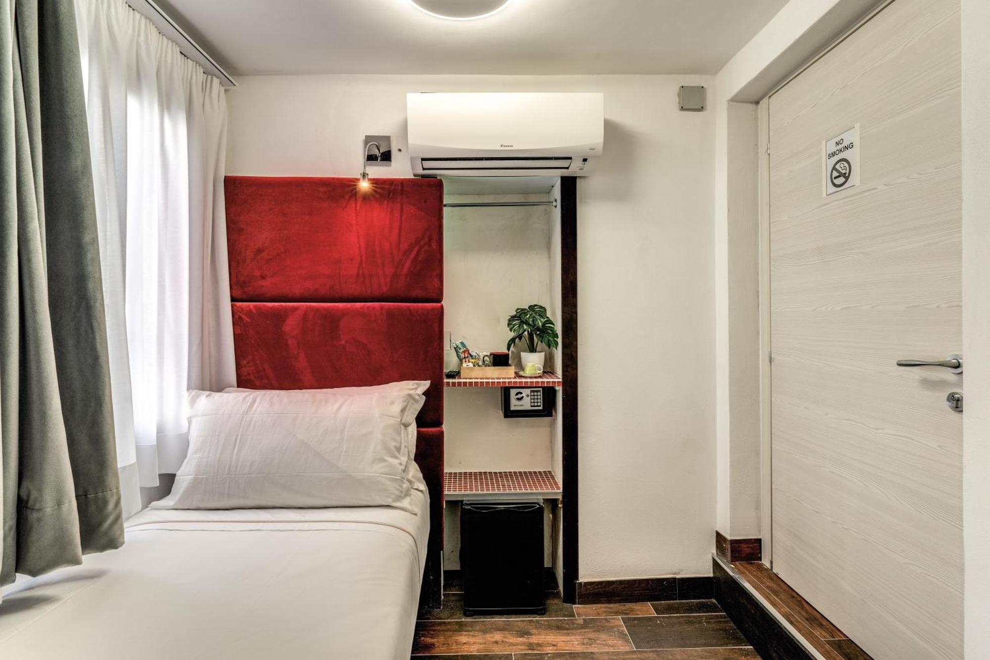 Gasthuis Tritone House Rome