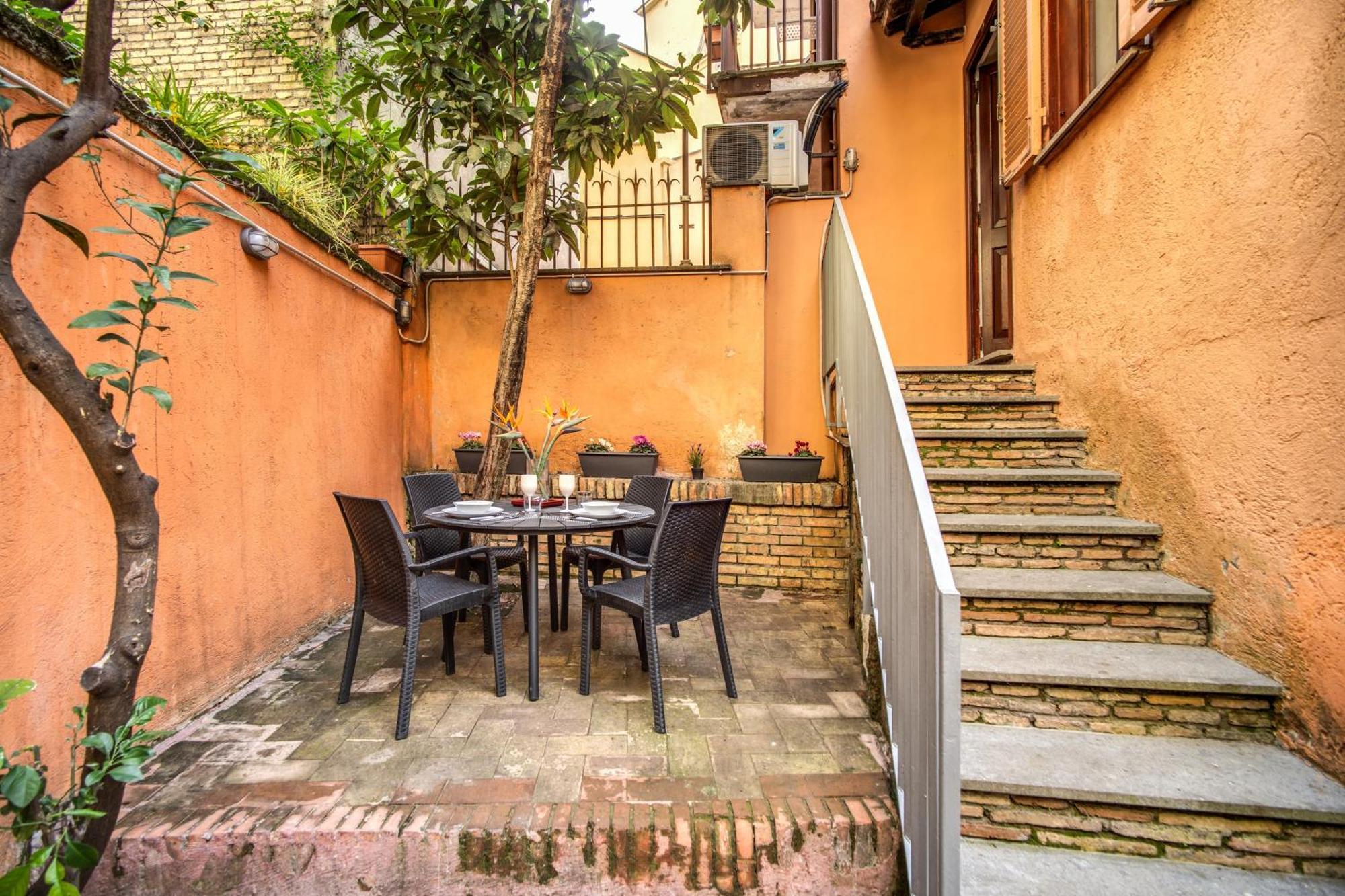 Tritone House Gasthuis 4*