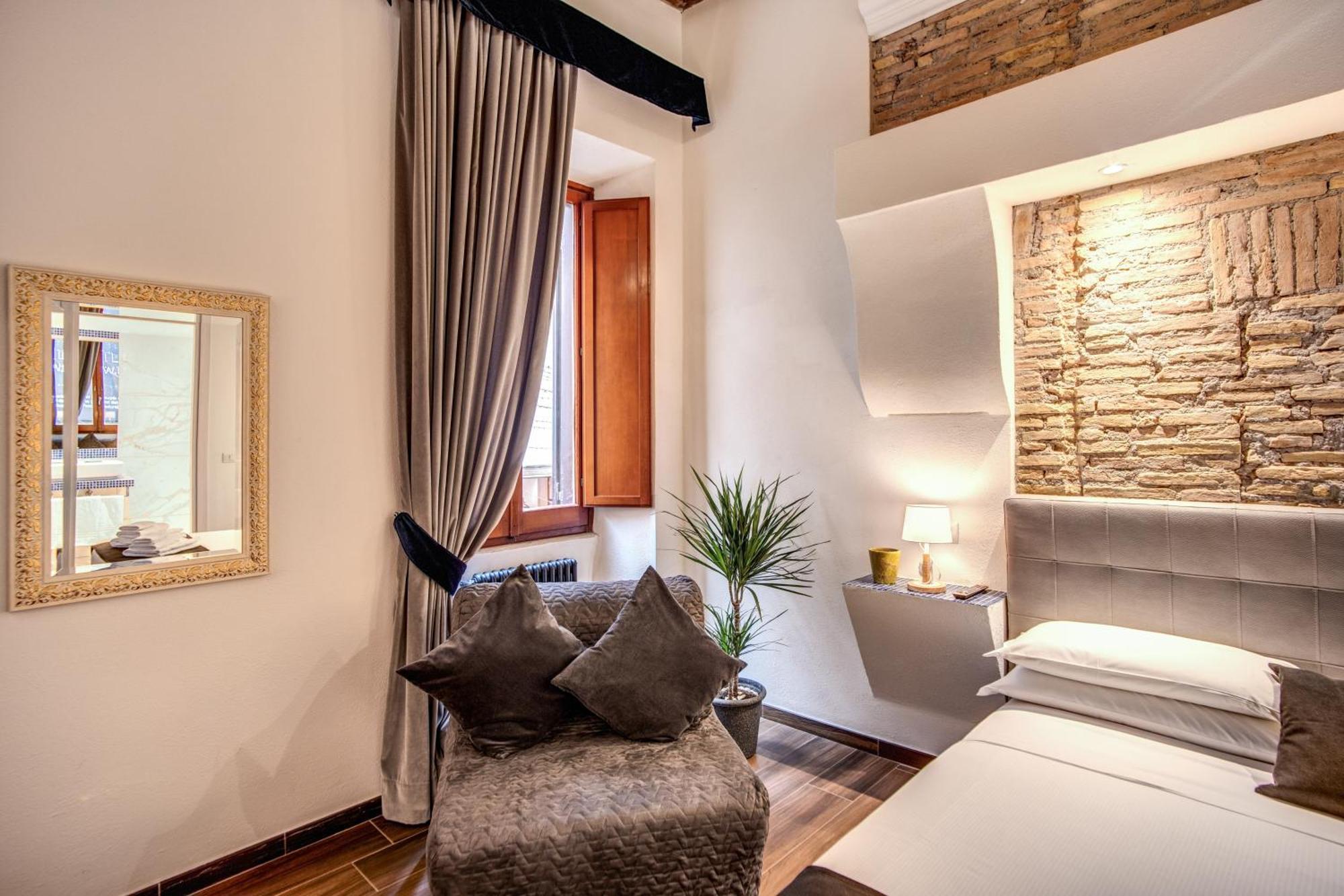 Gasthuis Tritone House 4*