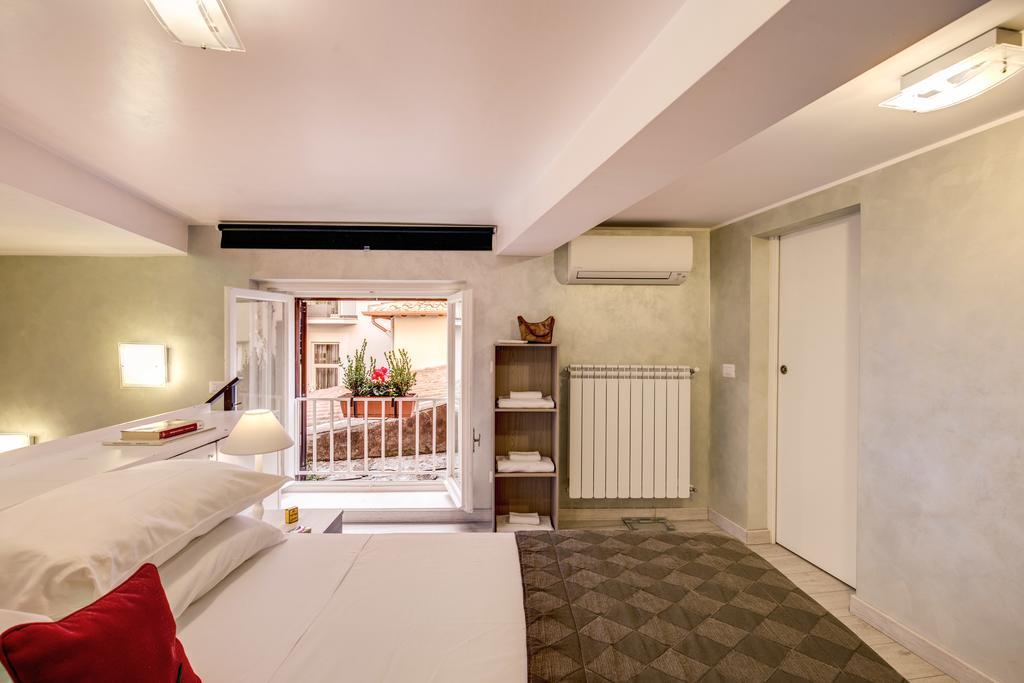 Gasthuis Tritone House